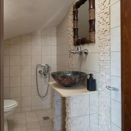 Thespis 1 Apartment *